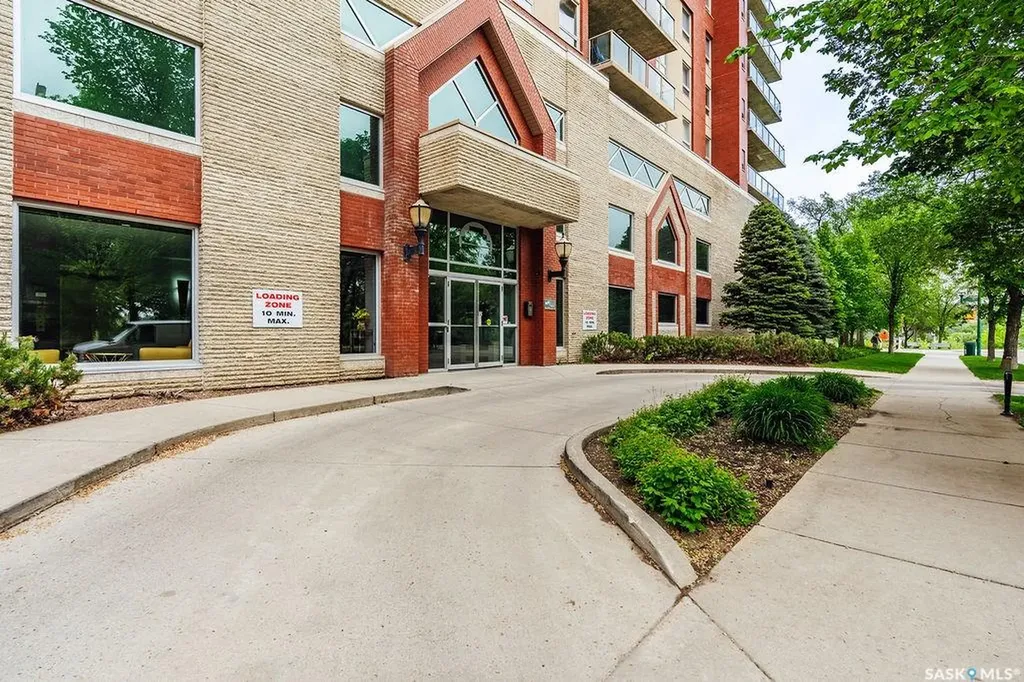 902 Spadina Crescent E Saskatoon SK S7K 0G8