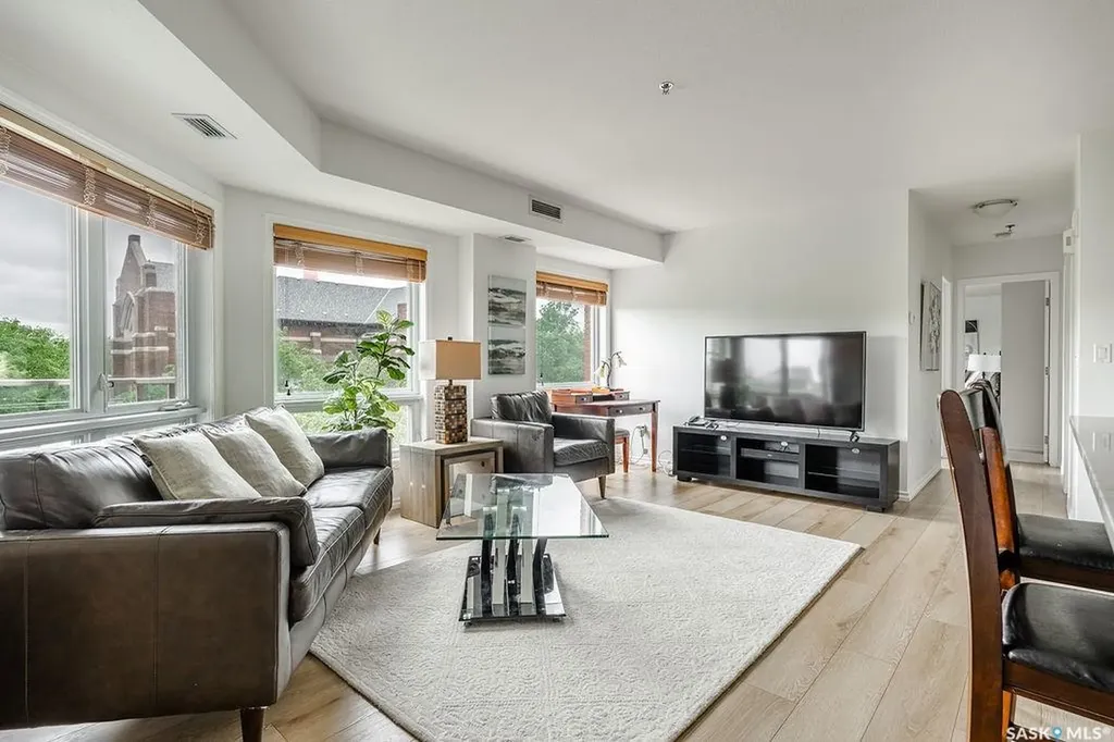 902 Spadina Crescent E Saskatoon SK S7K 0G8