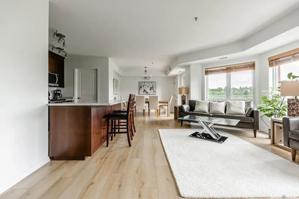 902 Spadina Crescent E Saskatoon SK S7K 0G8
