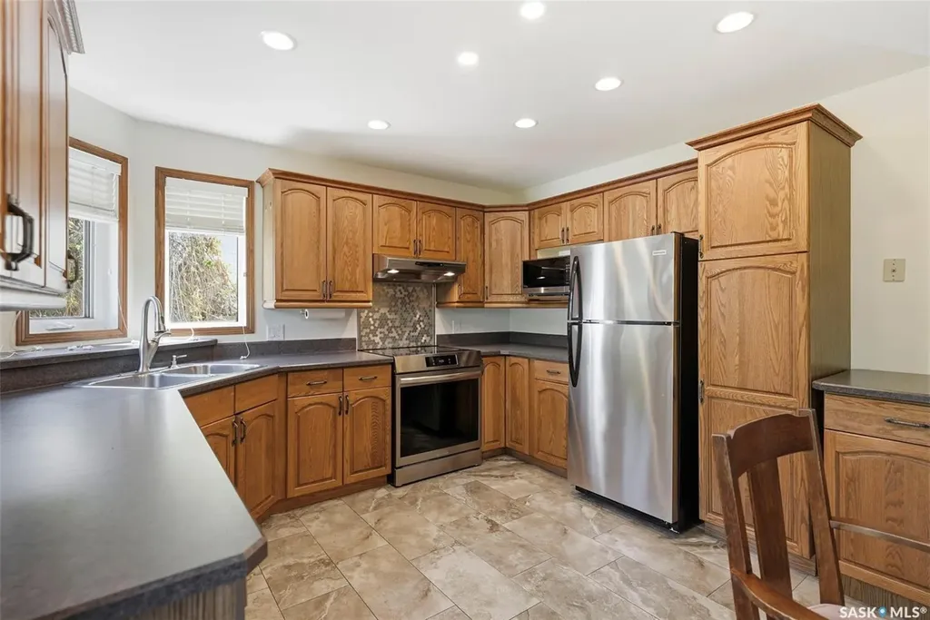 610 Bronson Crescent Saskatoon SK S7J 5E5