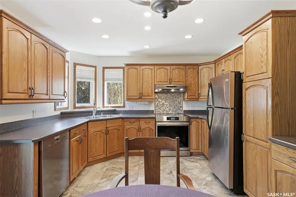 610 Bronson Crescent Saskatoon SK S7J 5E5