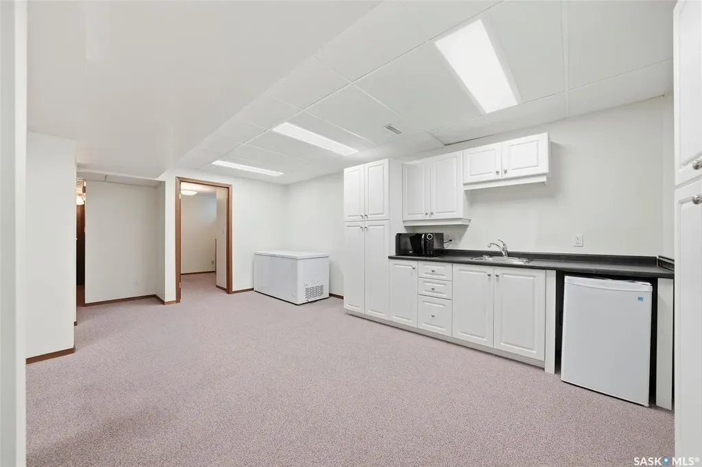 610 Bronson Crescent Saskatoon SK S7J 5E5