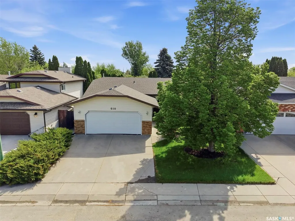 610 Bronson Crescent Saskatoon SK S7J 5E5