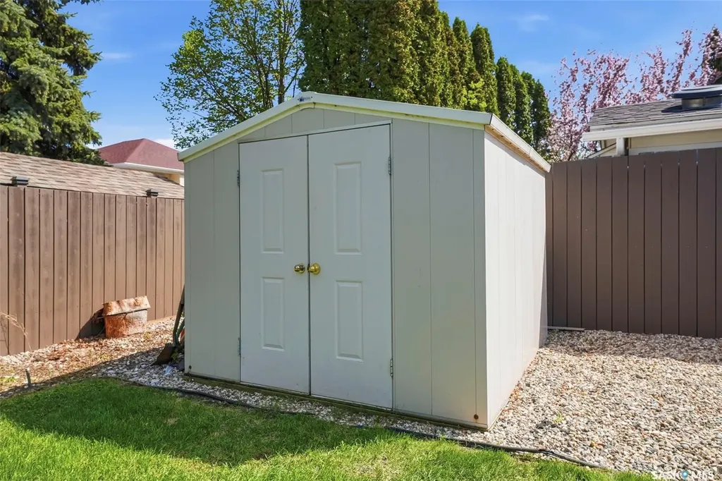 610 Bronson Crescent Saskatoon SK S7J 5E5