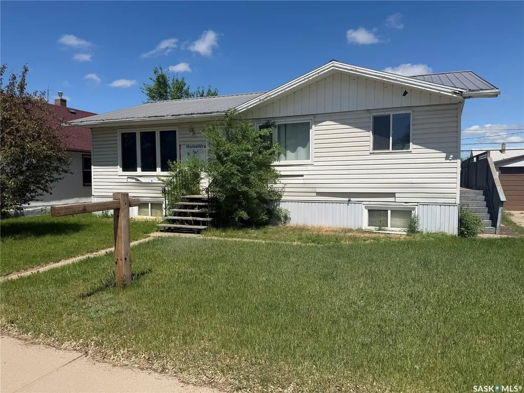 625 4th Street Estevan SK S4A 0V4