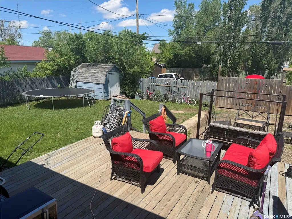 625 4th Street Estevan SK S4A 0V4