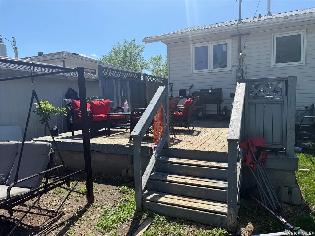 625 4th Street Estevan SK S4A 0V4