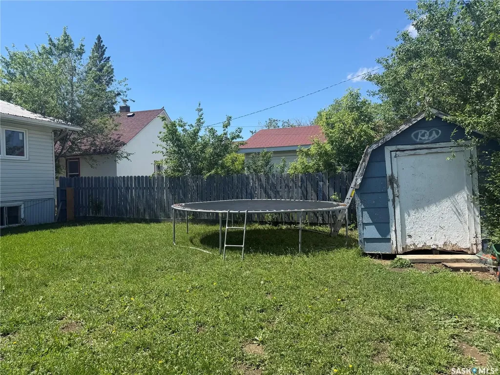 625 4th Street Estevan SK S4A 0V4