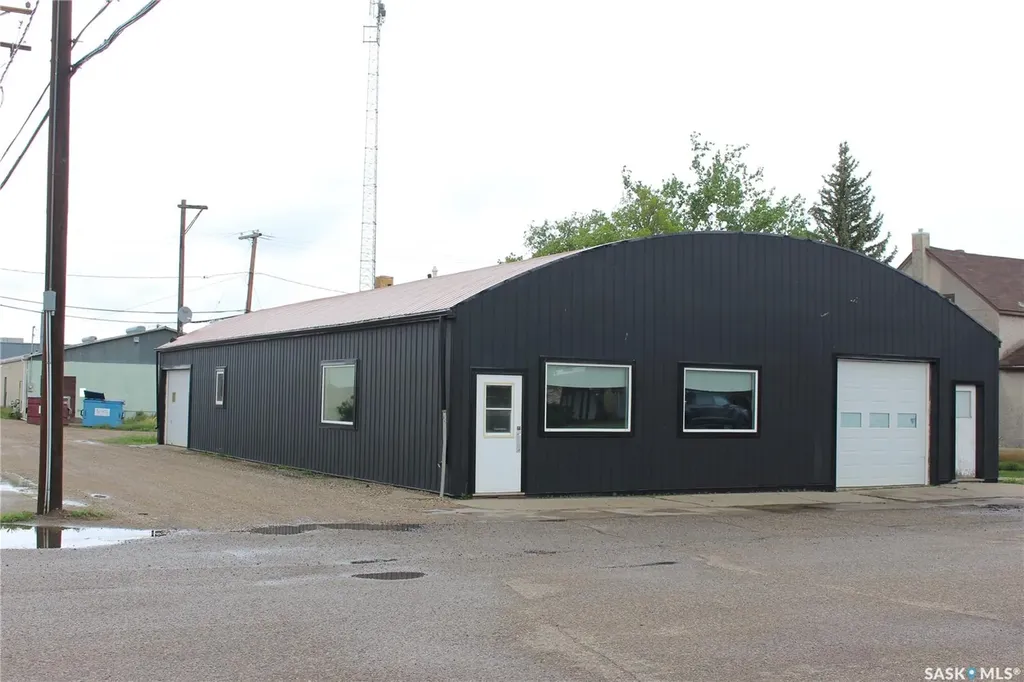 101 5th Street E Gravelbourg SK S0H 1X0
