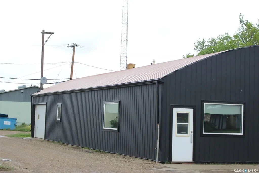 101 5th Street E Gravelbourg SK S0H 1X0