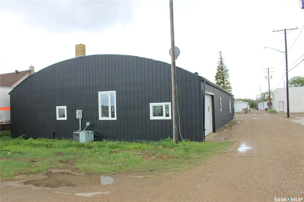 101 5th Street E Gravelbourg SK S0H 1X0