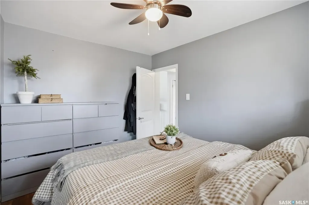 737 Vaughan Street Moose Jaw SK S6H 5N4