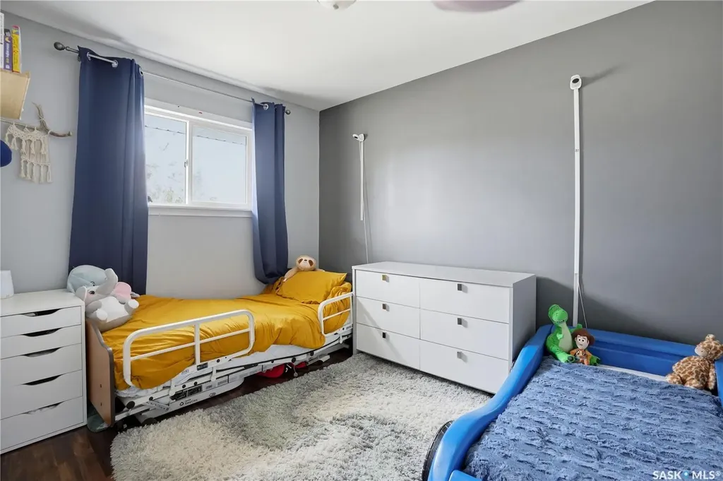 737 Vaughan Street Moose Jaw SK S6H 5N4