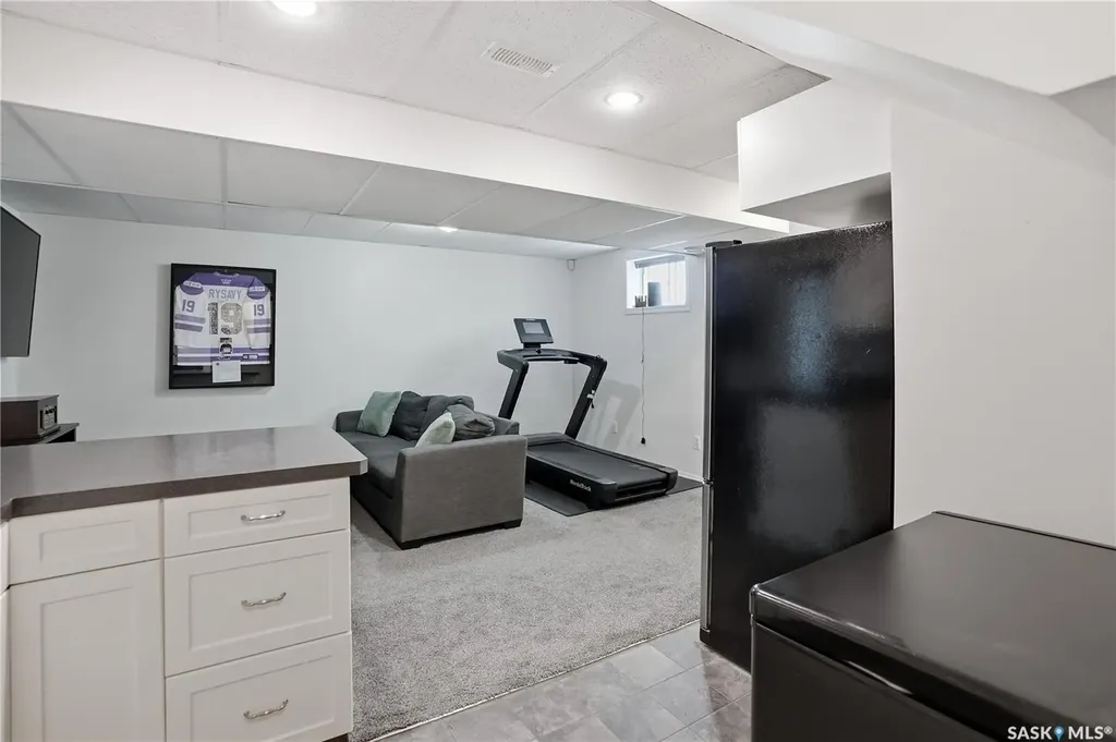 737 Vaughan Street Moose Jaw SK S6H 5N4