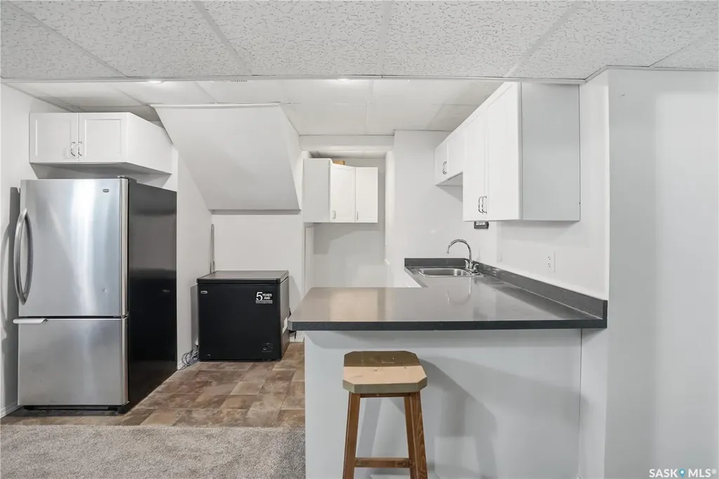 737 Vaughan Street Moose Jaw SK S6H 5N4
