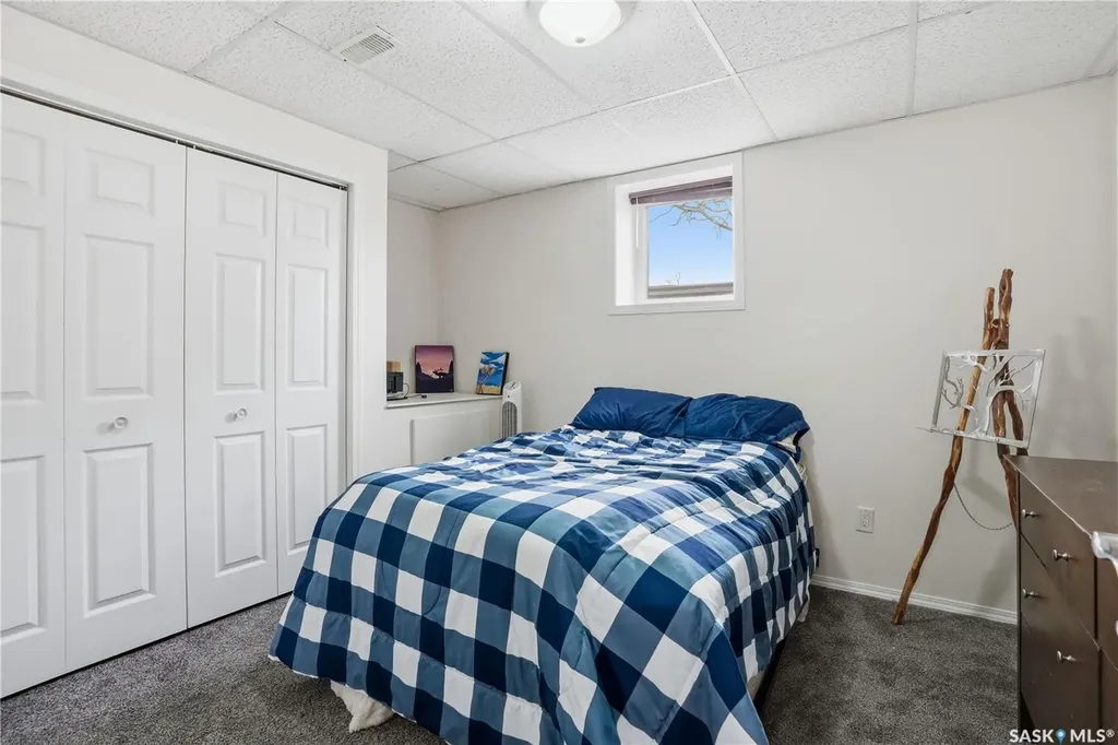 737 Vaughan Street Moose Jaw SK S6H 5N4