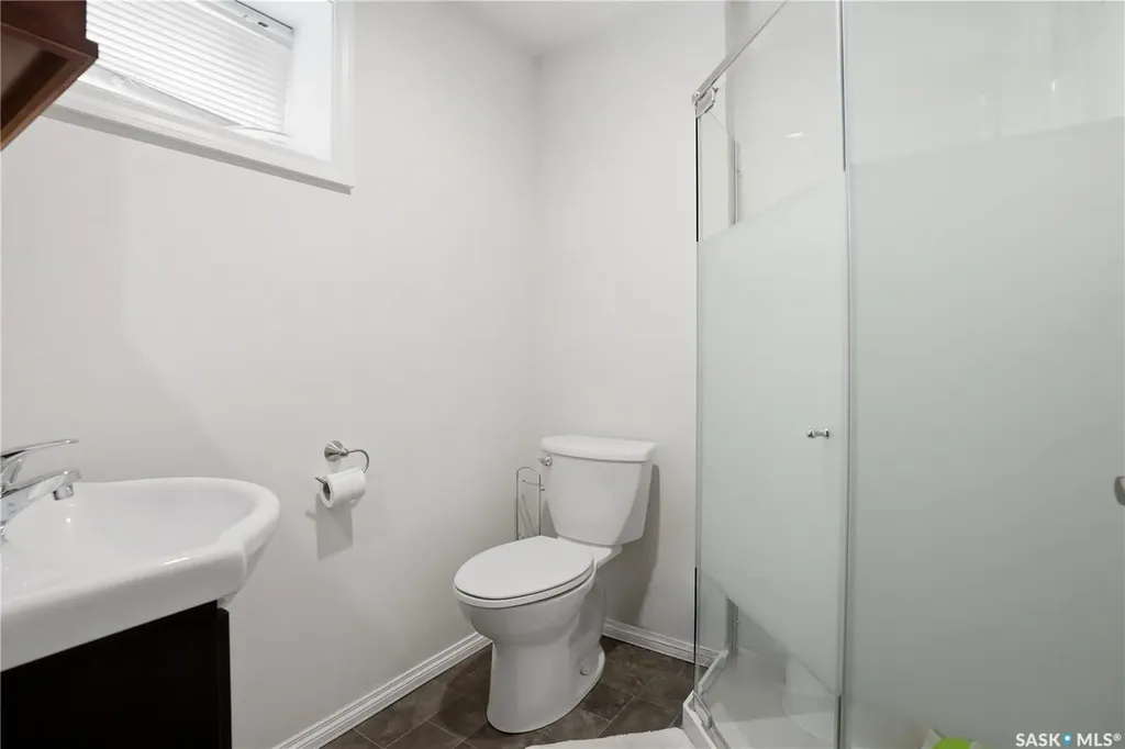 737 Vaughan Street Moose Jaw SK S6H 5N4
