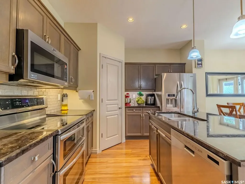 274 Ashworth Crescent Saskatoon SK S7T 0P1