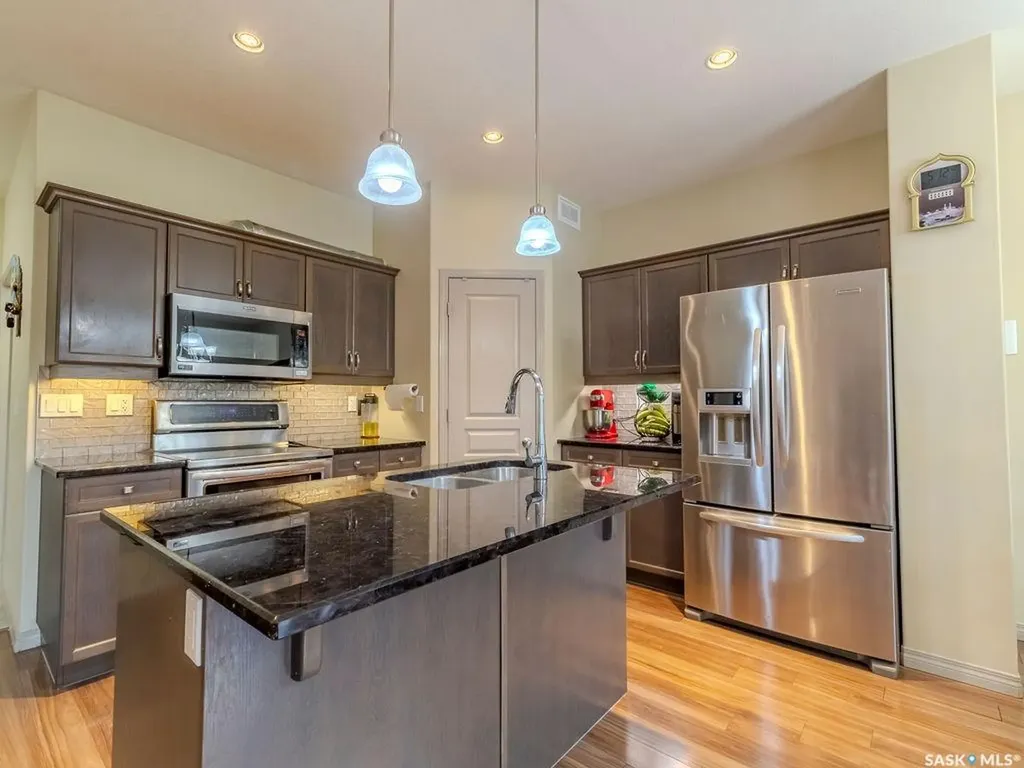274 Ashworth Crescent Saskatoon SK S7T 0P1