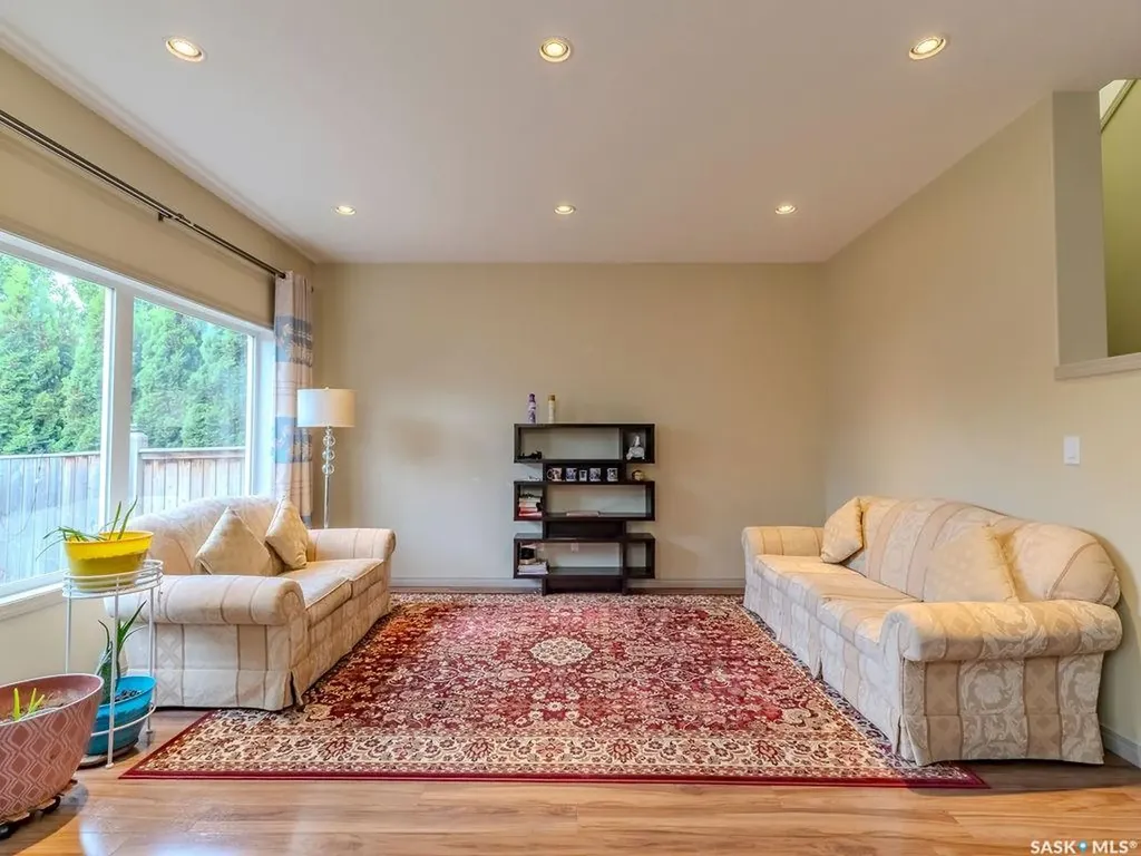 274 Ashworth Crescent Saskatoon SK S7T 0P1