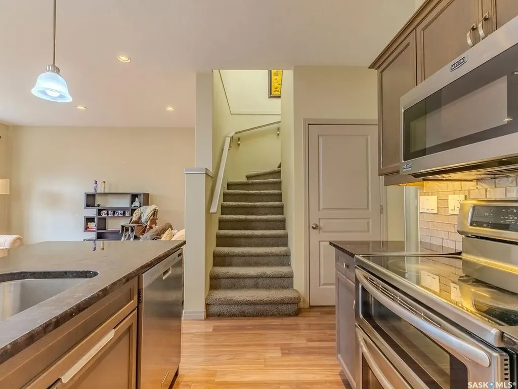 274 Ashworth Crescent Saskatoon SK S7T 0P1