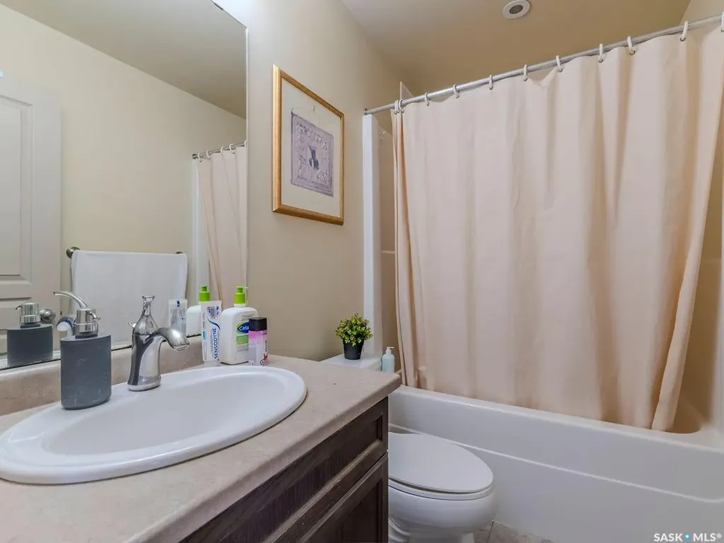 274 Ashworth Crescent Saskatoon SK S7T 0P1