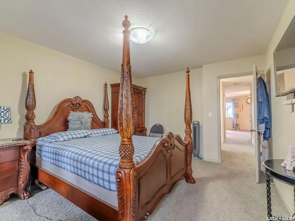 274 Ashworth Crescent Saskatoon SK S7T 0P1