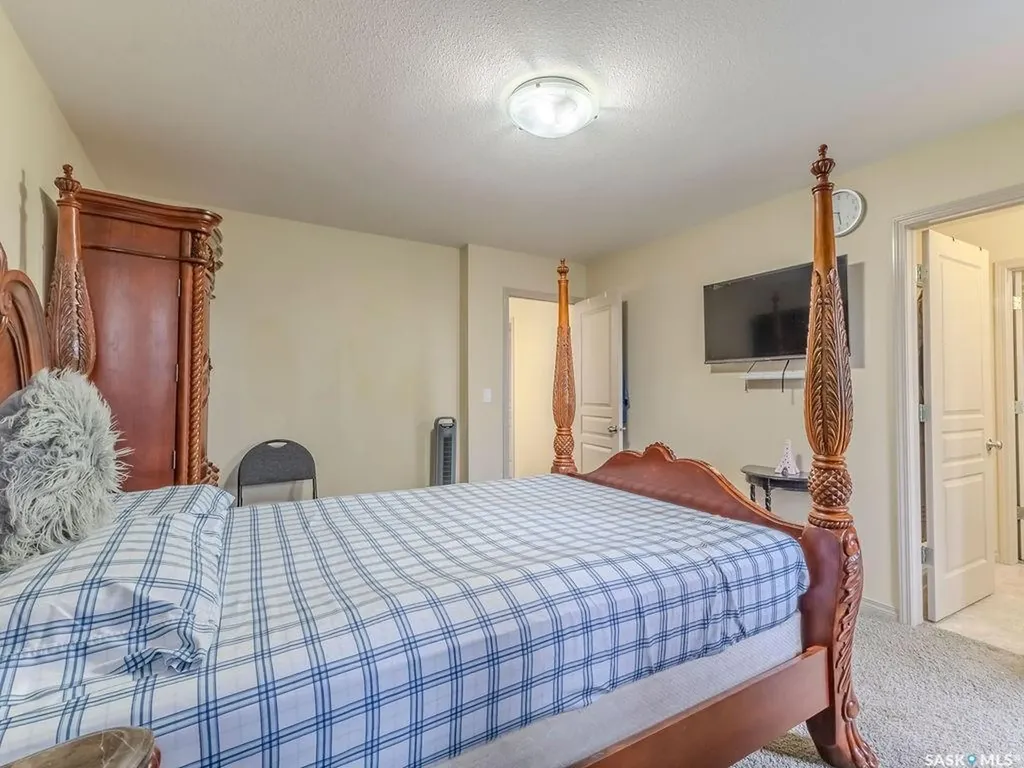 274 Ashworth Crescent Saskatoon SK S7T 0P1
