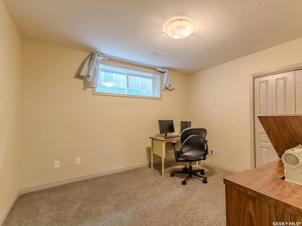274 Ashworth Crescent Saskatoon SK S7T 0P1
