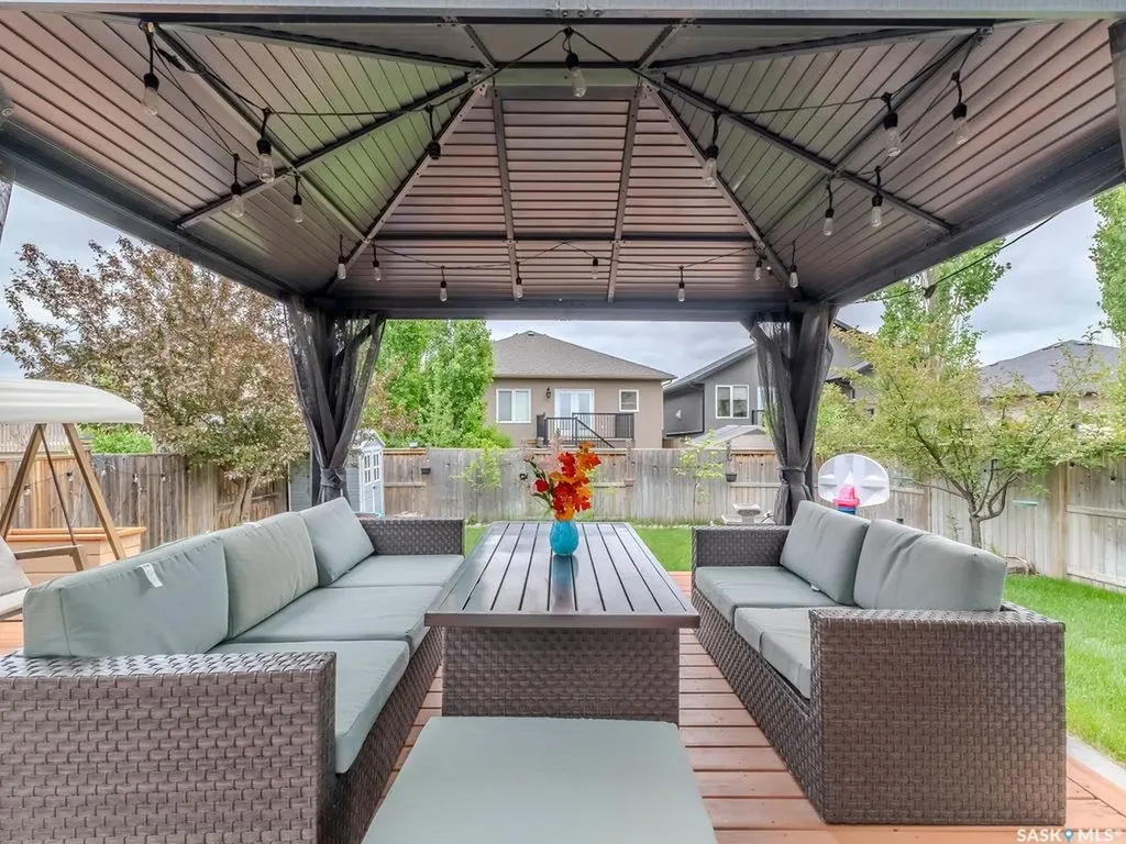 274 Ashworth Crescent Saskatoon SK S7T 0P1