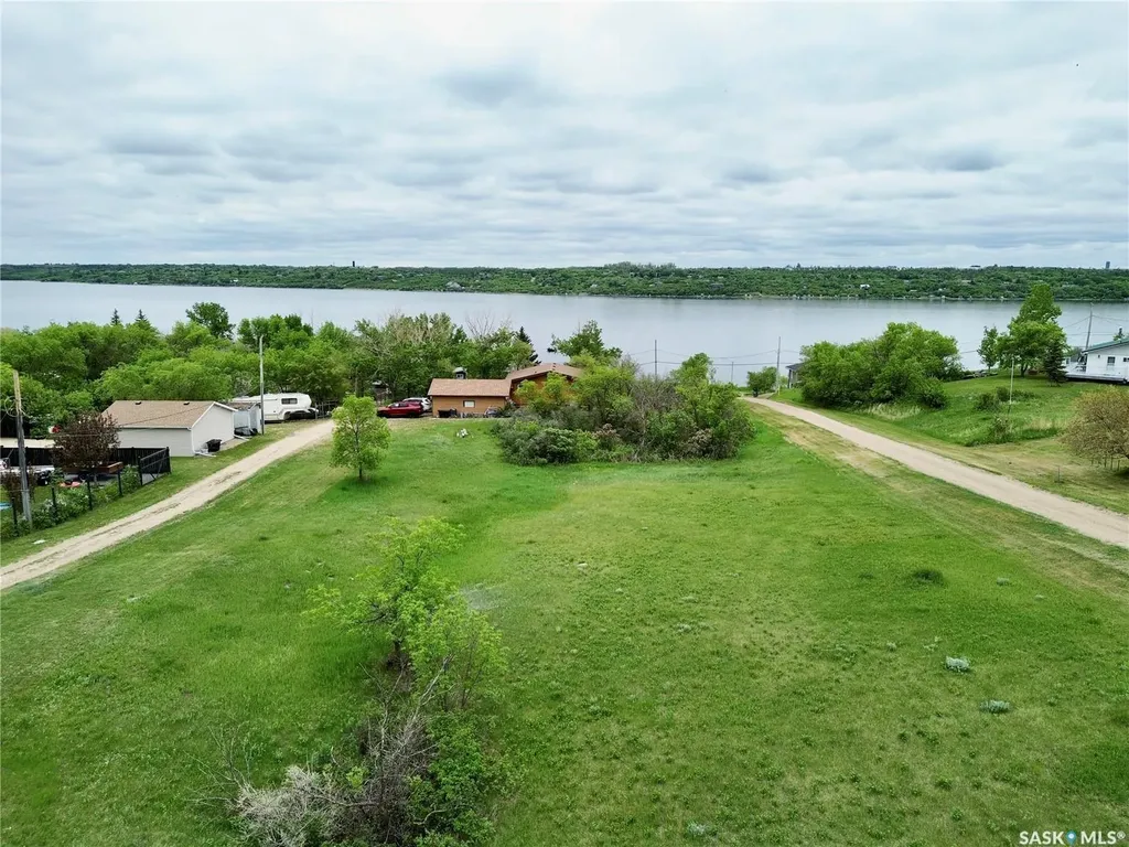615 Zephyr Street Saskatchewan Beach SK S0G 4L0