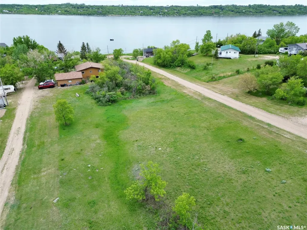 615 Zephyr Street Saskatchewan Beach SK S0G 4L0