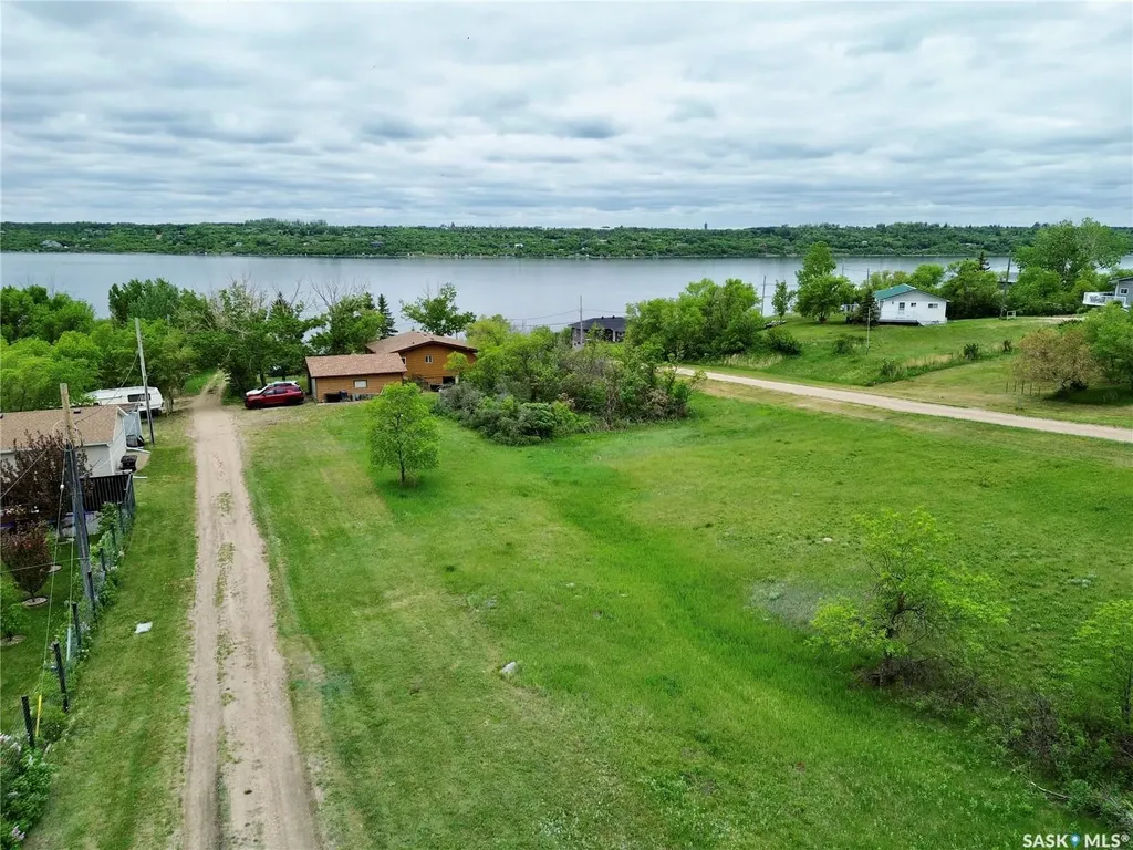 615 Zephyr Street Saskatchewan Beach SK S0G 4L0