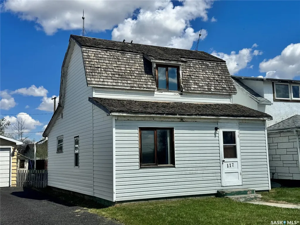 117 2nd Avenue E Biggar SK S0K 0M0