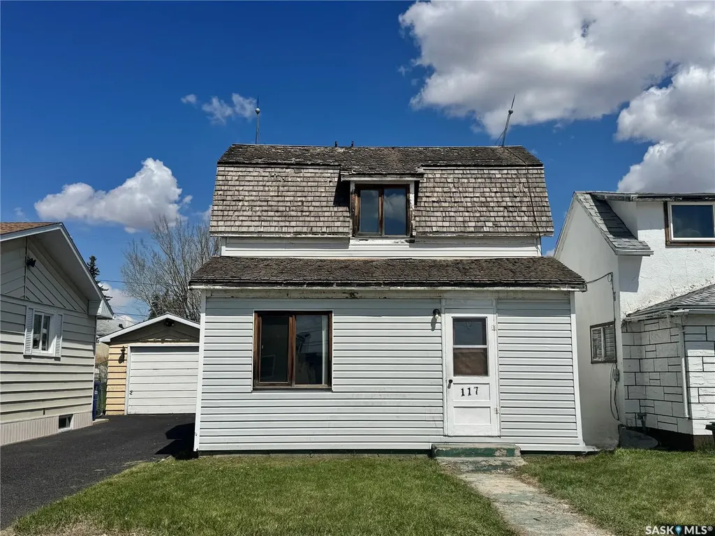 117 2nd Avenue E Biggar SK S0K 0M0