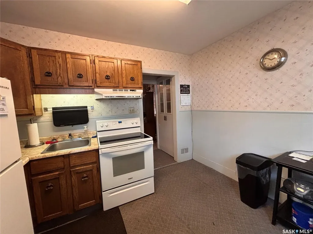 212 3rd Avenue E Kindersley SK S0L 1S0