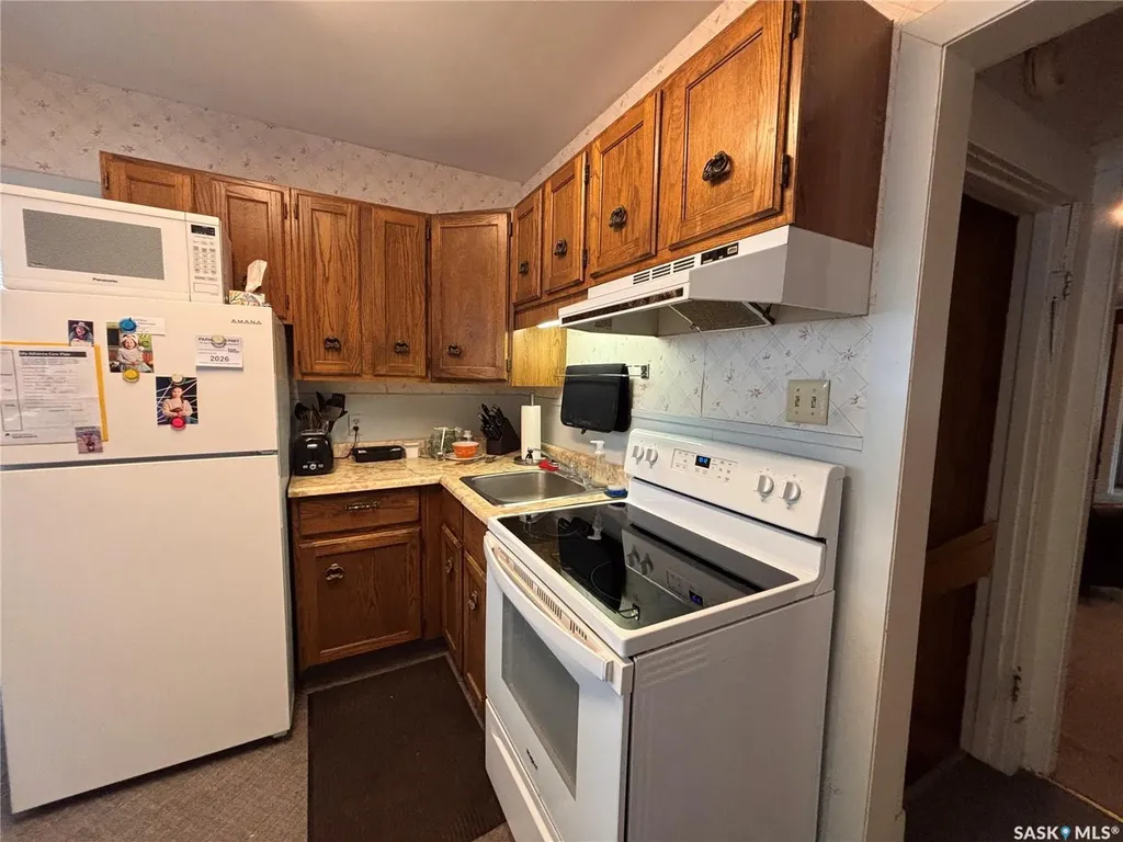 212 3rd Avenue E Kindersley SK S0L 1S0