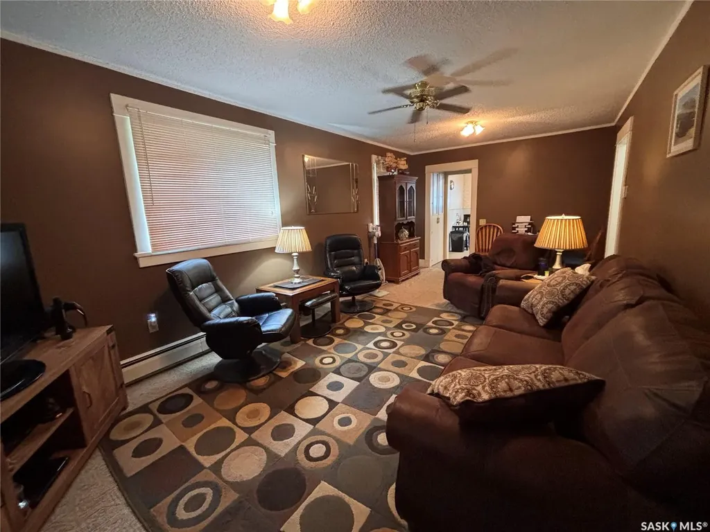 212 3rd Avenue E Kindersley SK S0L 1S0