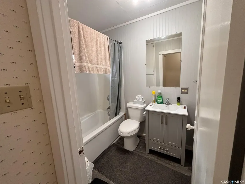 212 3rd Avenue E Kindersley SK S0L 1S0