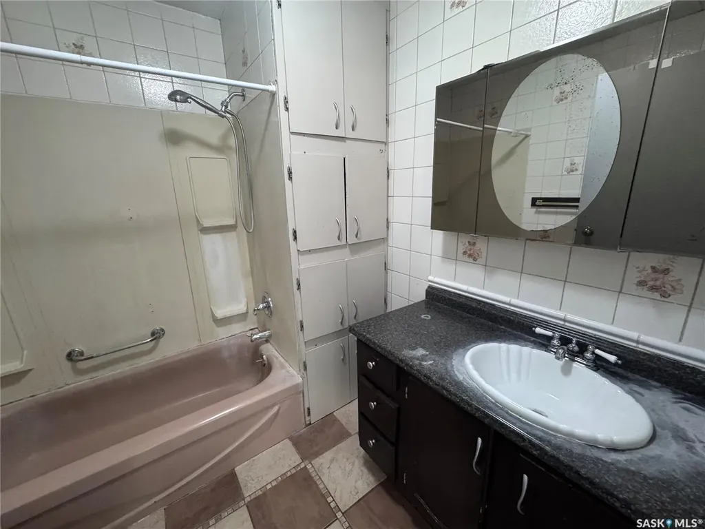 408 4th Avenue E Biggar SK S0K 0M0