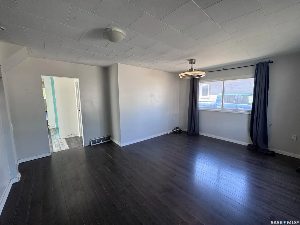 408 4th Avenue E Biggar SK S0K 0M0