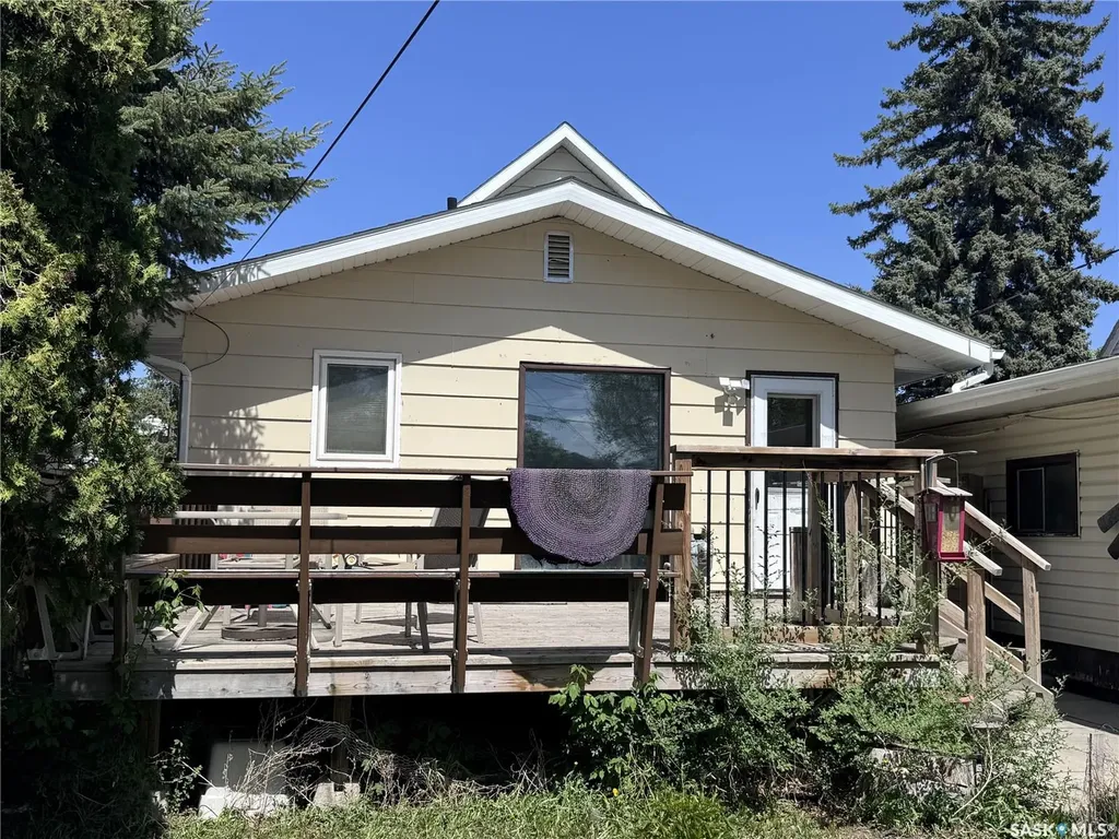 408 4th Avenue E Biggar SK S0K 0M0