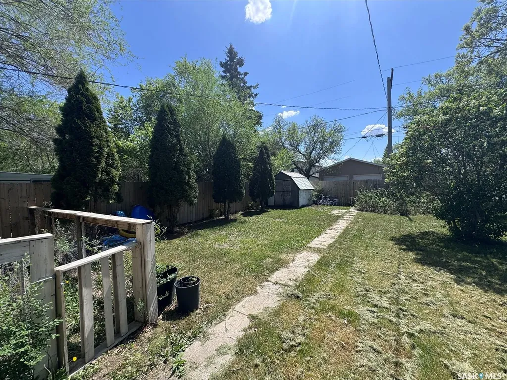 408 4th Avenue E Biggar SK S0K 0M0