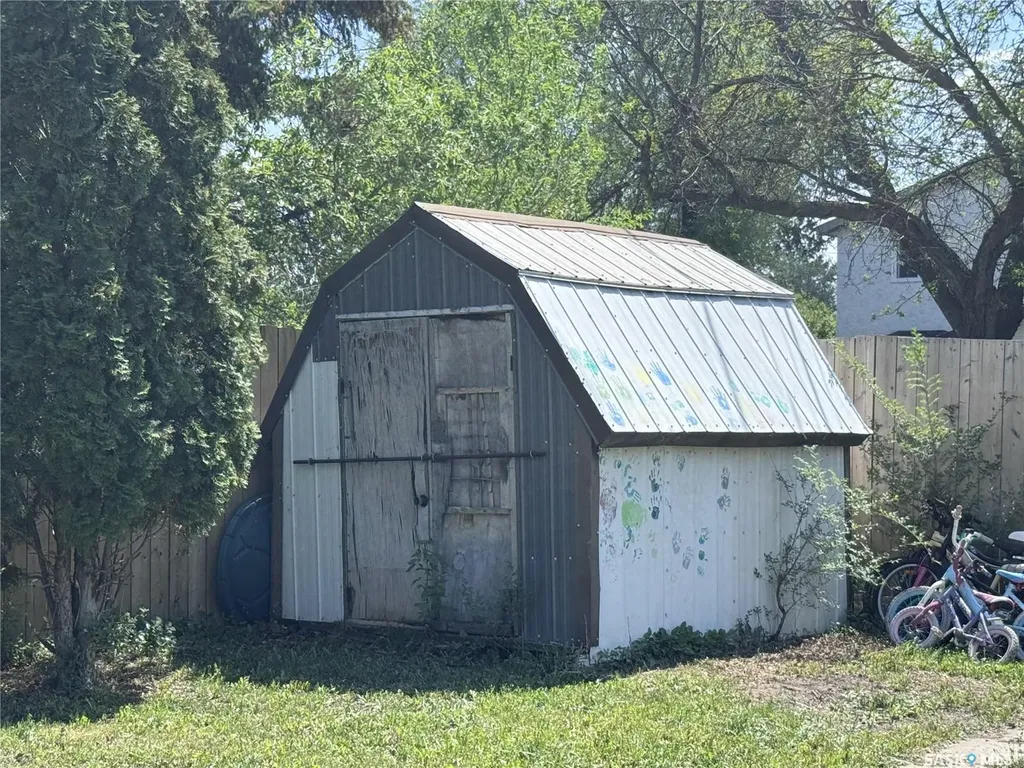 408 4th Avenue E Biggar SK S0K 0M0