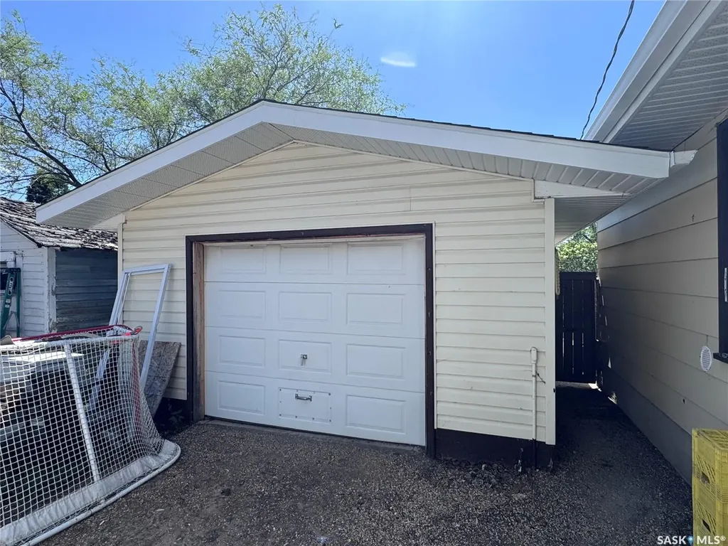 408 4th Avenue E Biggar SK S0K 0M0
