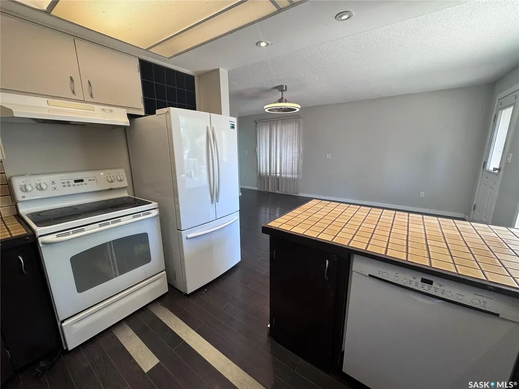 408 4th Avenue E Biggar SK S0K 0M0