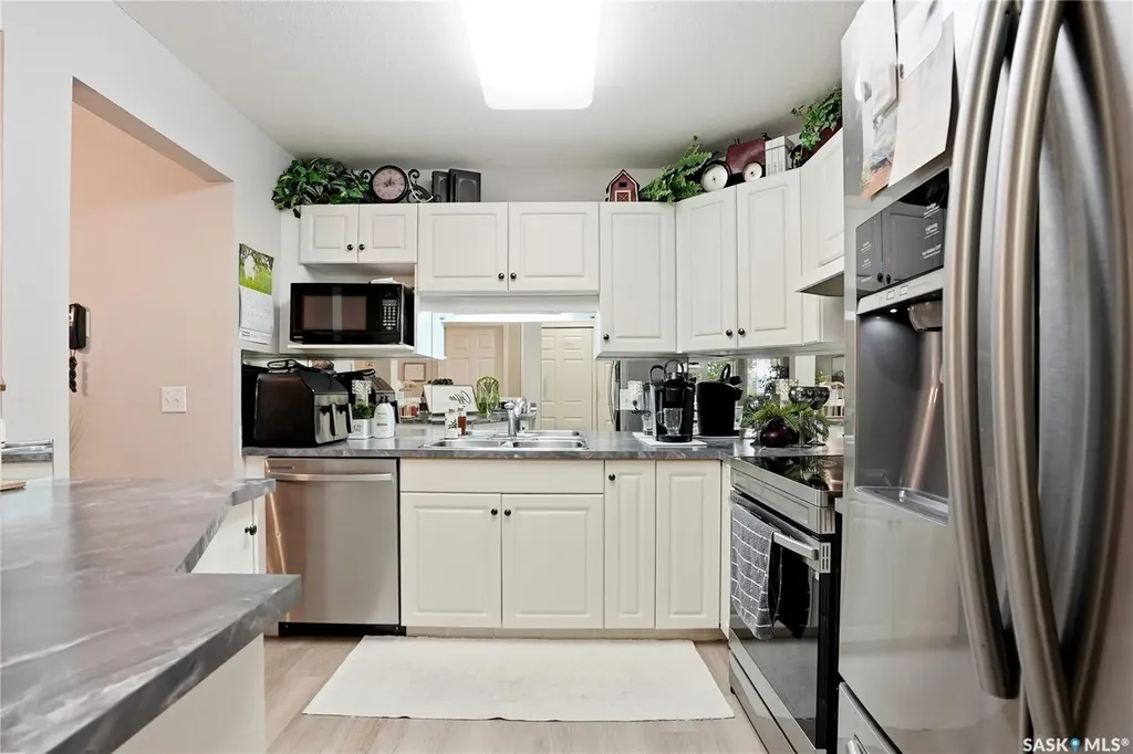 100 1st Avenue S Martensville SK S0K 2T0