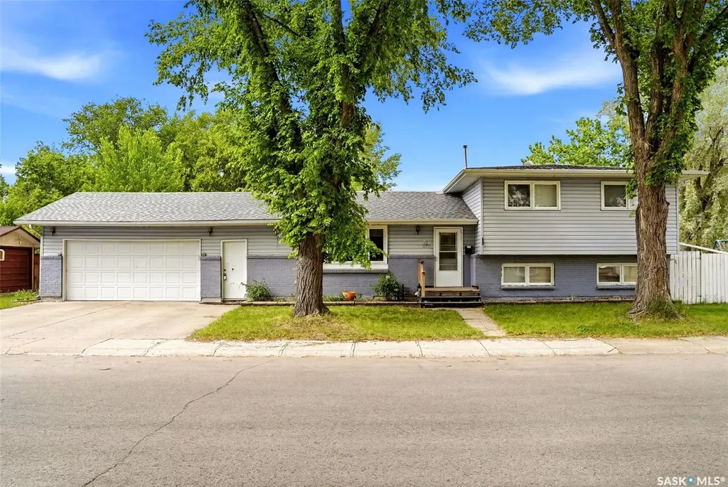 14 Wheeler Crescent Regina SK S4R 6H5