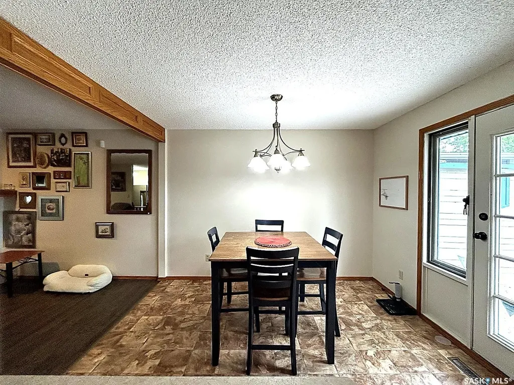 901 Shannon Road Regina SK S4S 5K3