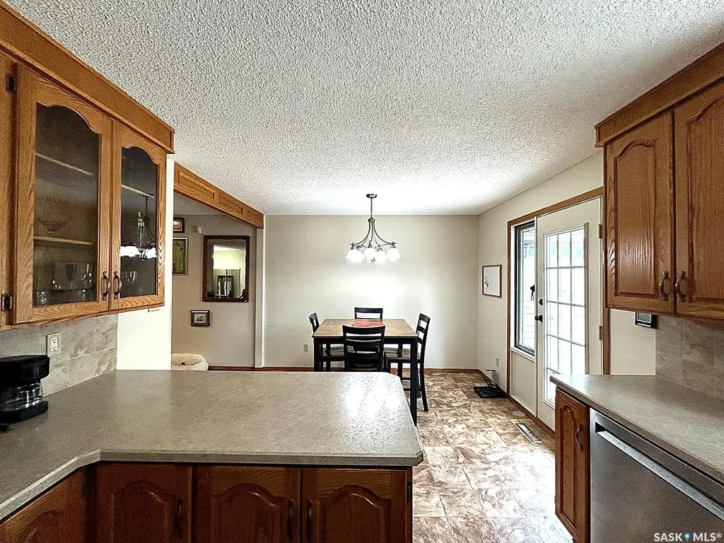 901 Shannon Road Regina SK S4S 5K3
